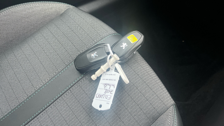 Peugeot 208 1.2 PureTech 100 Allure Premium + 5dr Petrol Hatchback